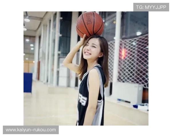 NBA直播女主播小熊的赛场风采与成长故事 NBA直播女主播小熊的赛场风采与成长故事